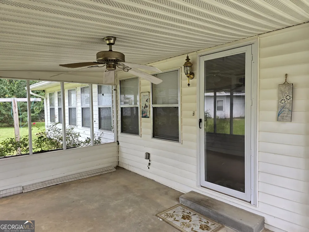 1052 Fairlane DR Louisville, GA 30434