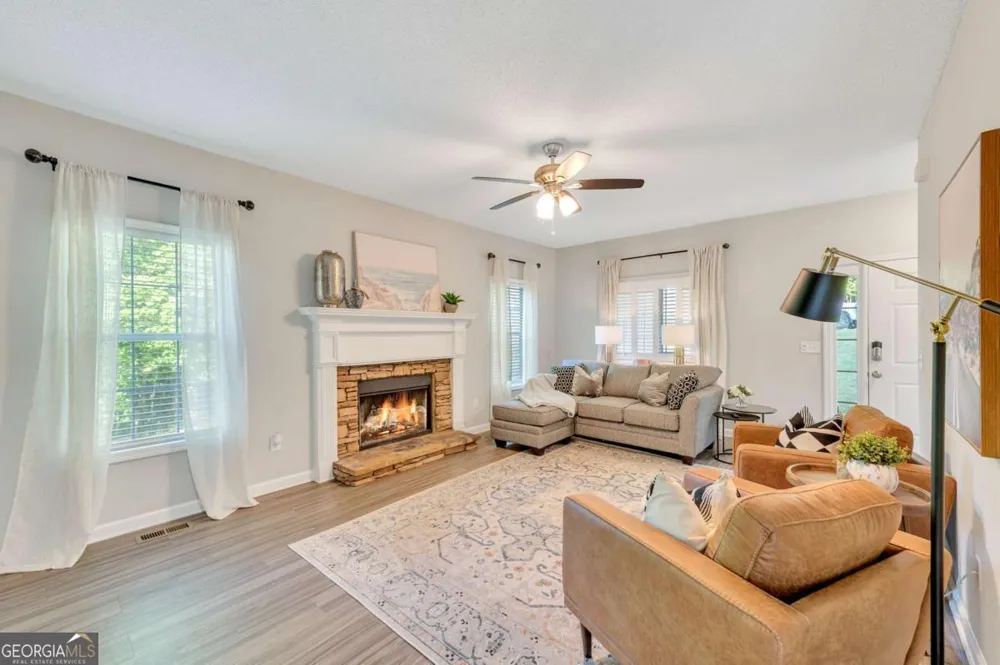 19 Moonlight DR SE Acworth, GA 30102
