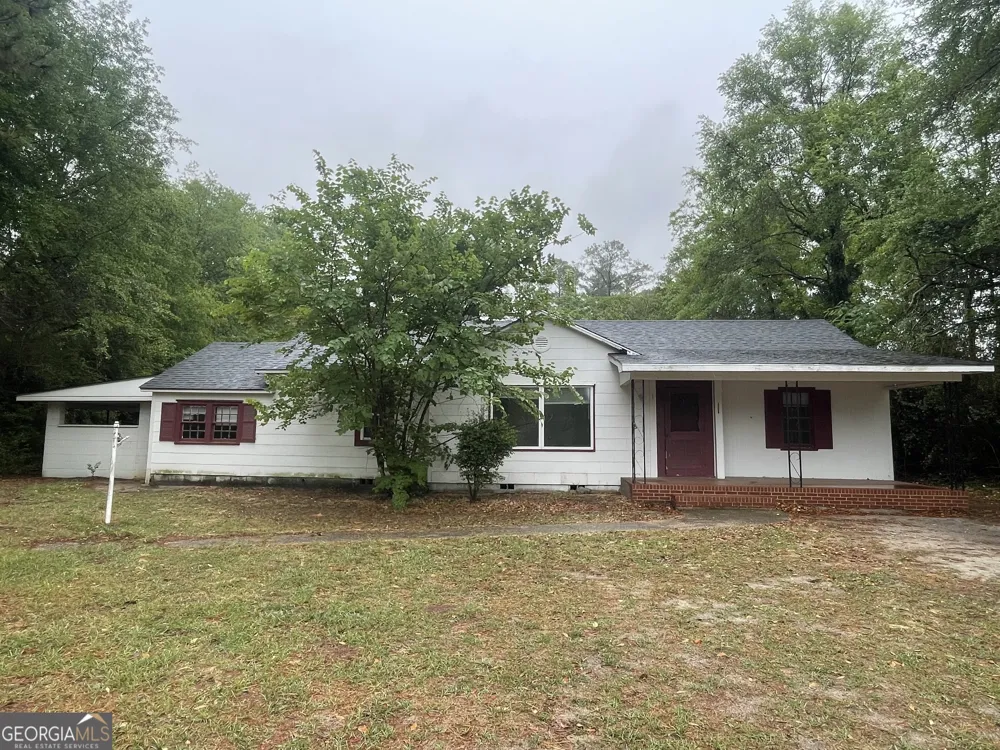 208 E Brazell ST Reidsville, GA 30453