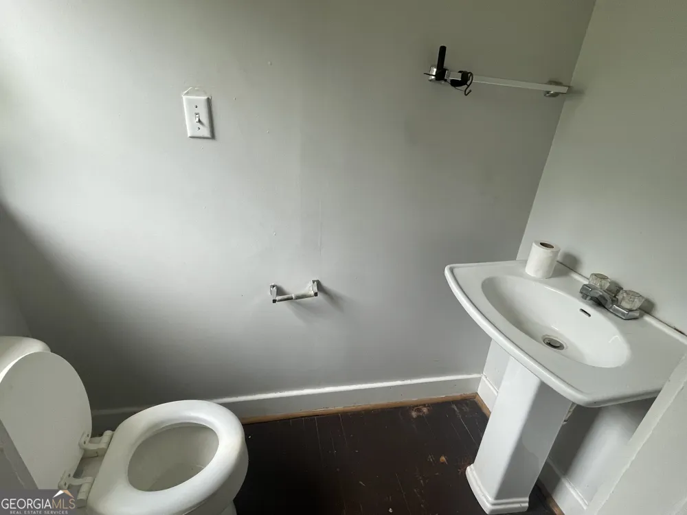 208 E Brazell ST Reidsville, GA 30453