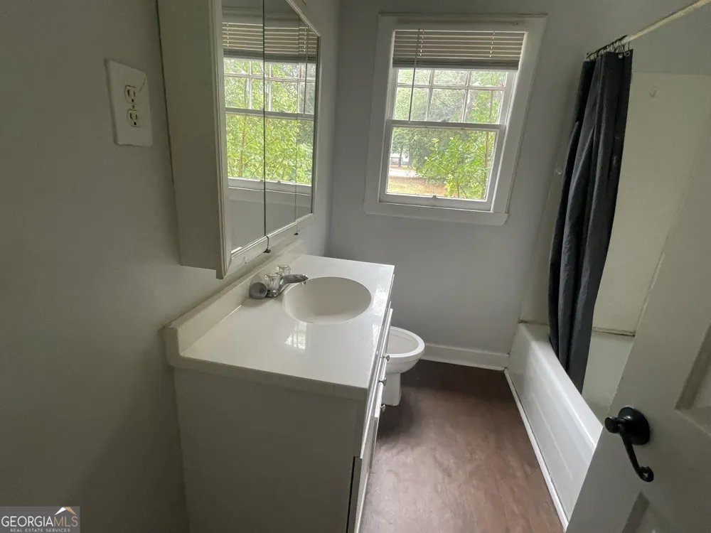 208 E Brazell ST Reidsville, GA 30453