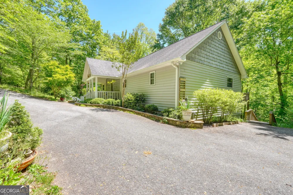 1903 Bell Eagle DR Hiawassee, GA 30546
