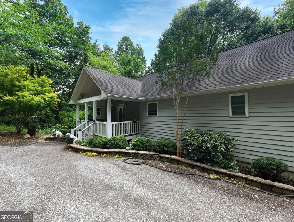 1903 Bell Eagle DR Hiawassee, GA 30546