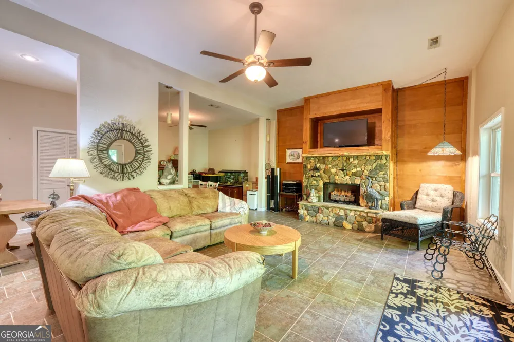 1903 Bell Eagle DR Hiawassee, GA 30546