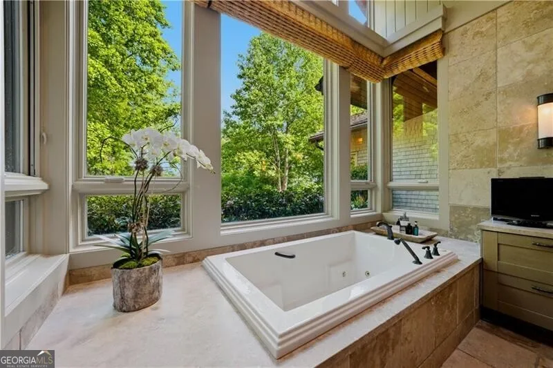 1103 Apple Pie Ridge RD Alto, GA 30510