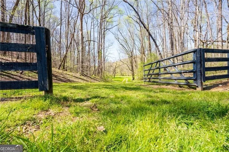1103 Apple Pie Ridge RD Alto, GA 30510