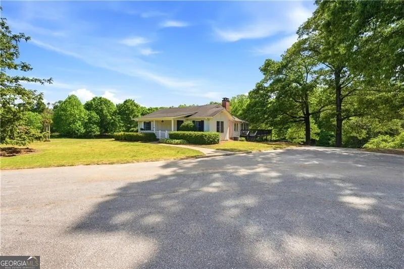 1103 Apple Pie Ridge RD Alto, GA 30510
