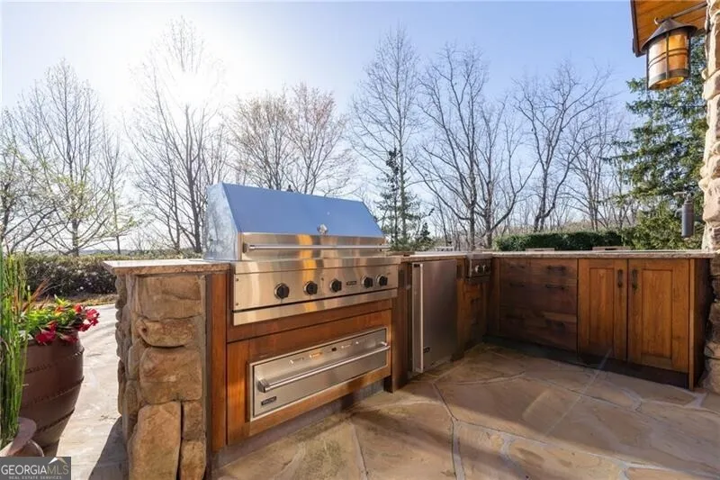 1103 Apple Pie Ridge RD Alto, GA 30510