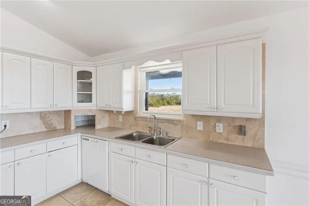 281 Marsh Breeze LN Waverly, GA 31565
