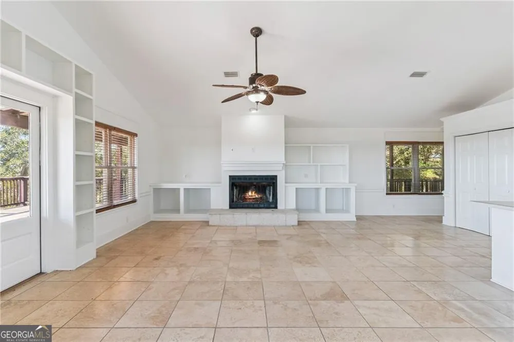 281 Marsh Breeze LN Waverly, GA 31565