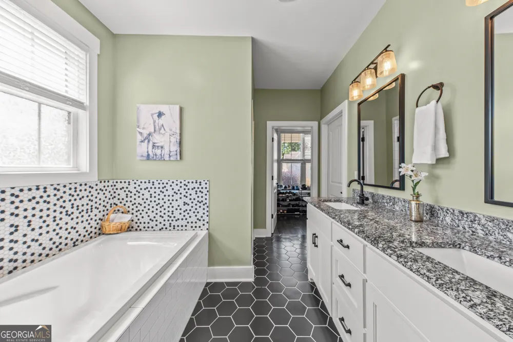 1100 W Magnolia LOOP Madison, GA 30650