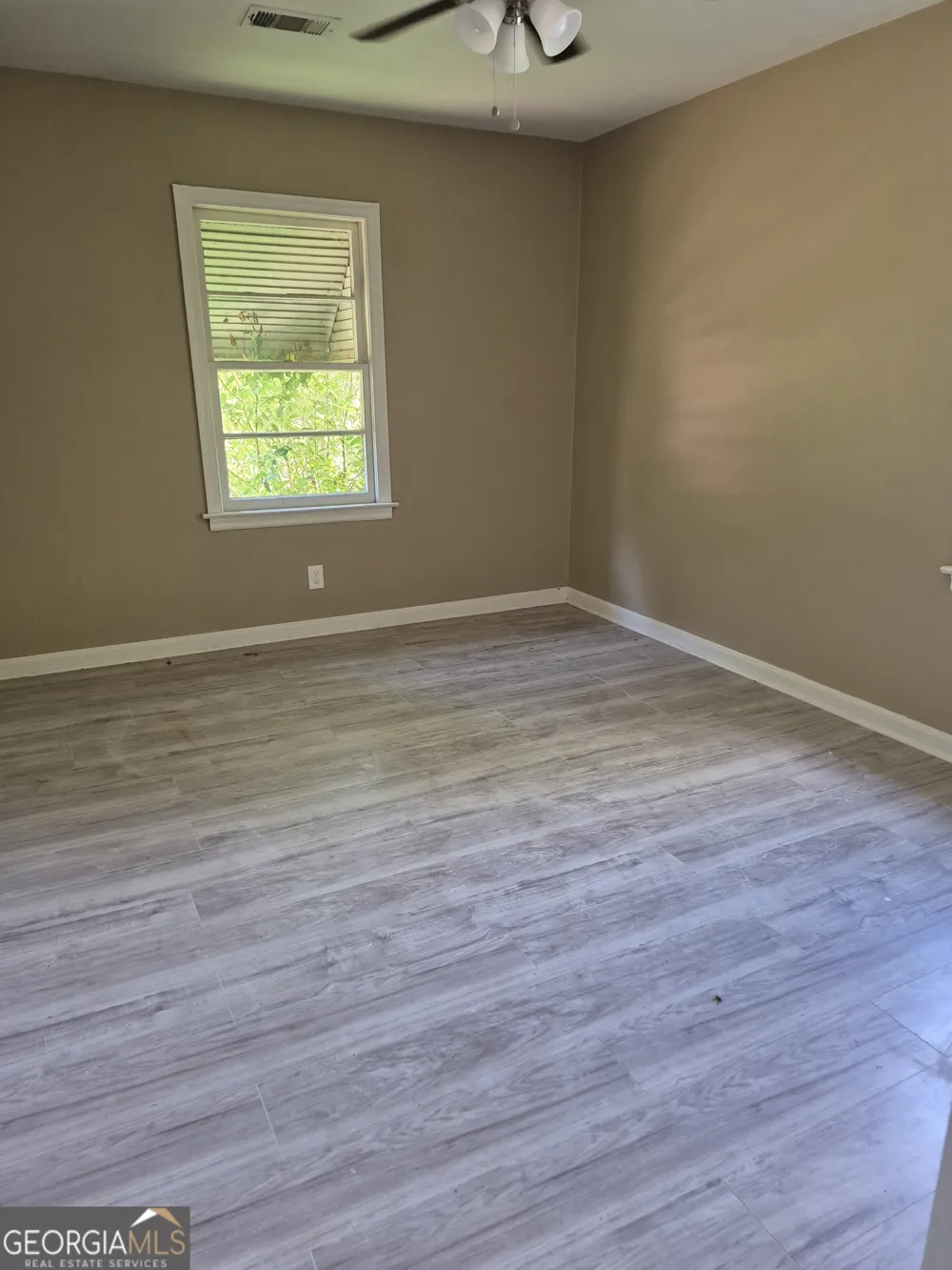 4 Lambert DR Columbus, GA 31903