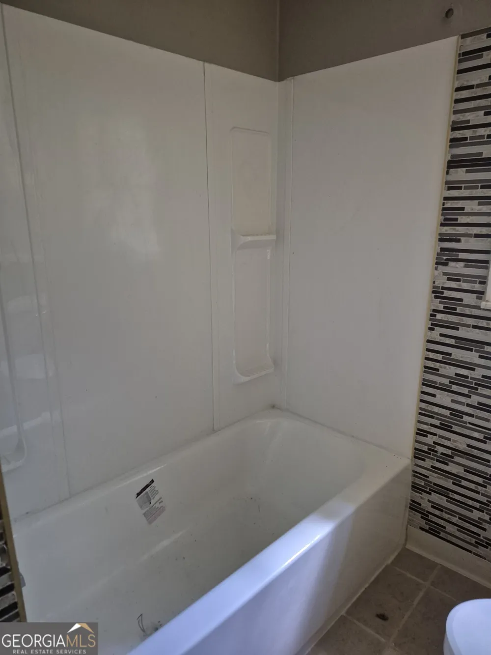 4 Lambert DR Columbus, GA 31903