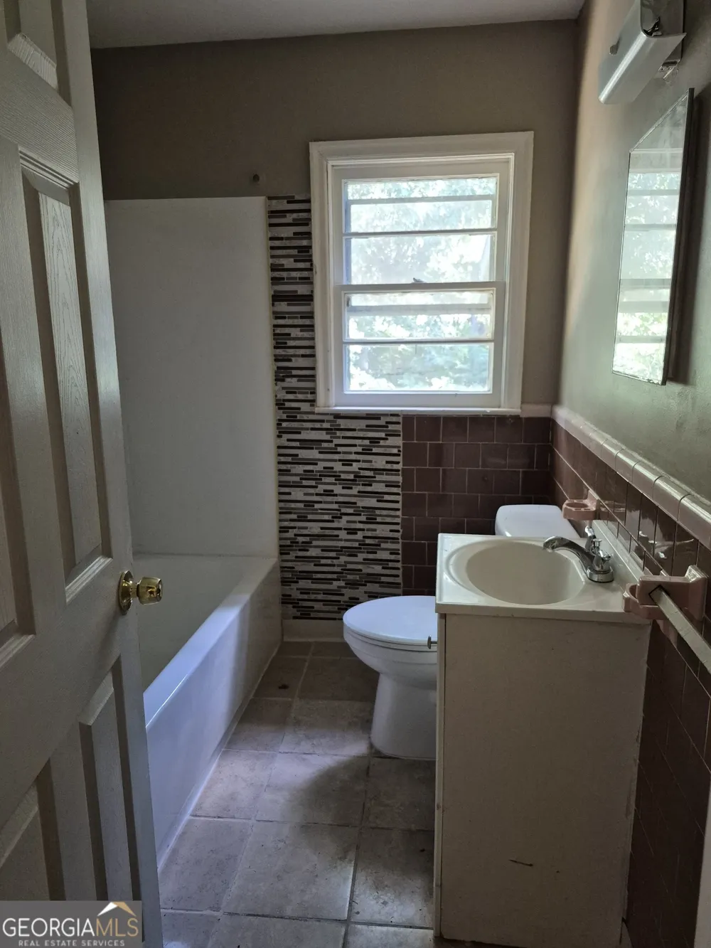4 Lambert DR Columbus, GA 31903