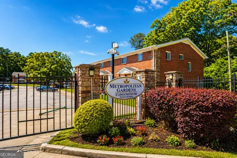 3751 Martin Luther King Jr DR SW
