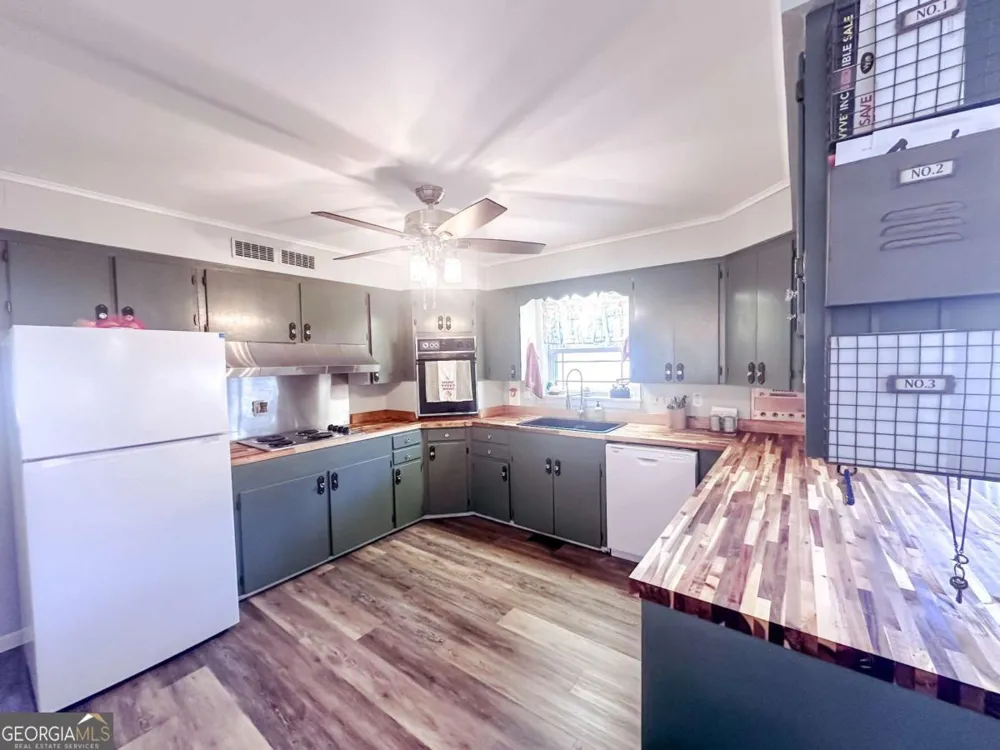 1002 Darby CIR Vidalia, GA 30474