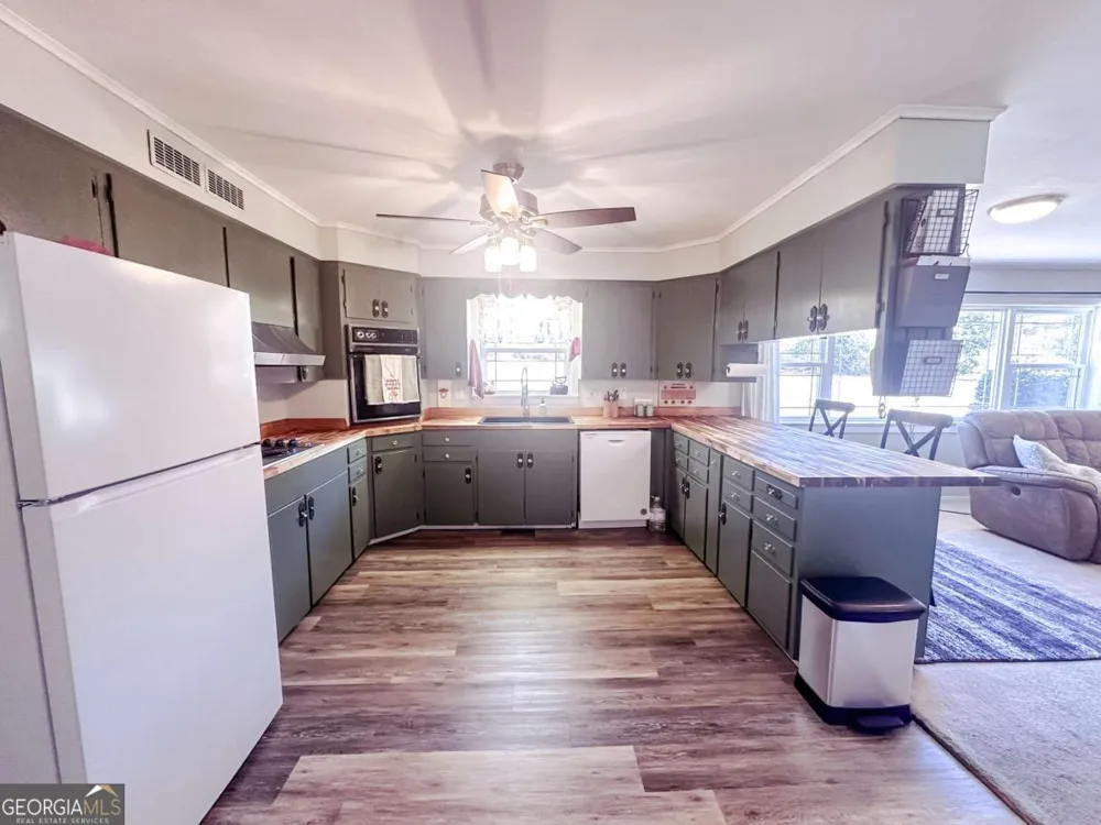 1002 Darby CIR Vidalia, GA 30474