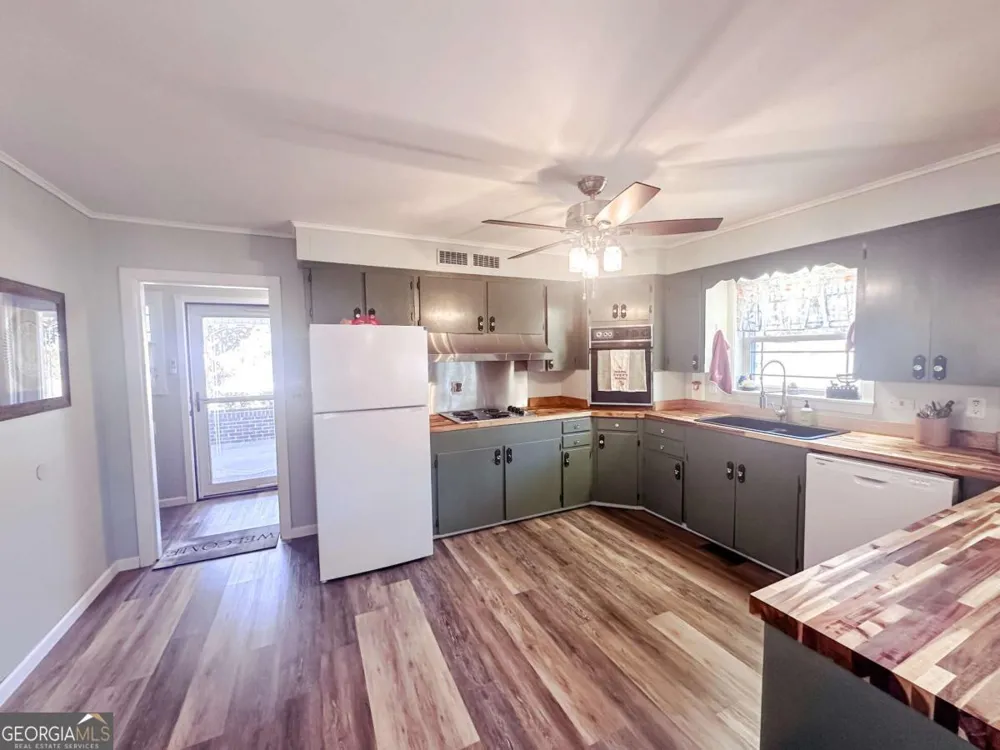 1002 Darby CIR Vidalia, GA 30474