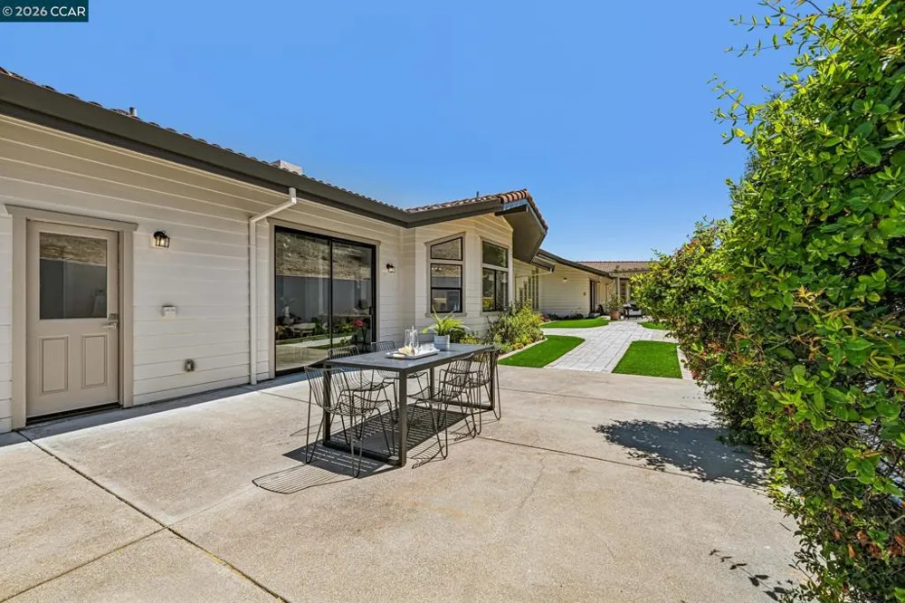 6 Tanglewood Lane Lafayette, CA 94549