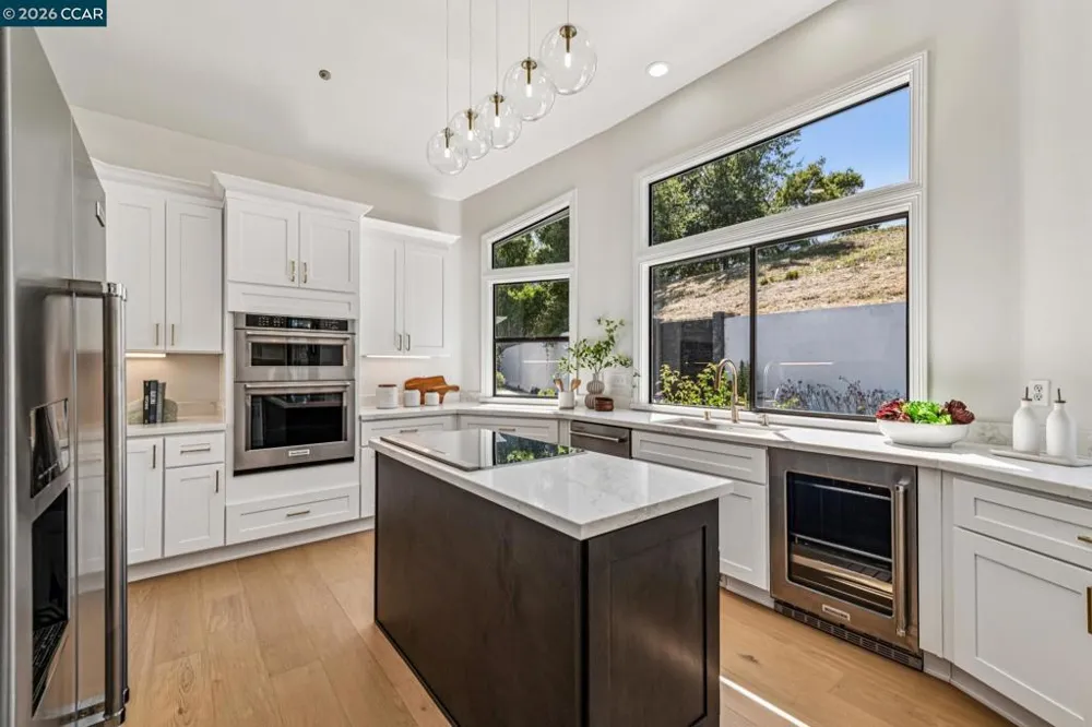 6 Tanglewood Lane Lafayette, CA 94549