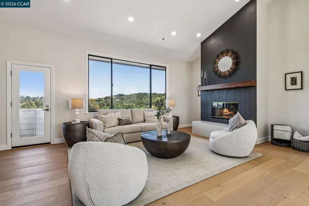 6 Tanglewood Lane Lafayette, CA 94549
