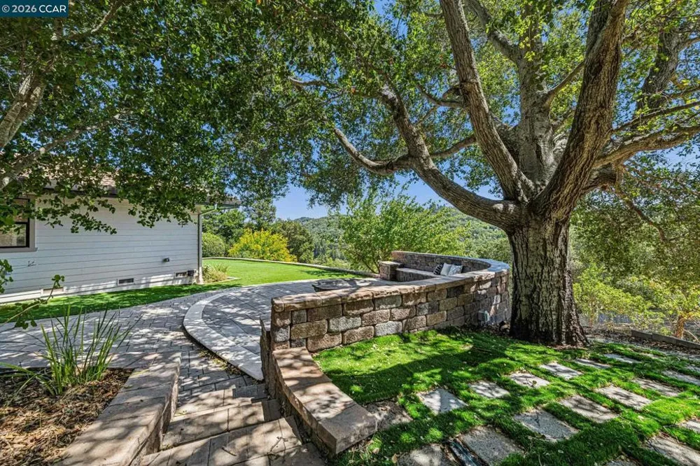 6 Tanglewood Lane Lafayette, CA 94549
