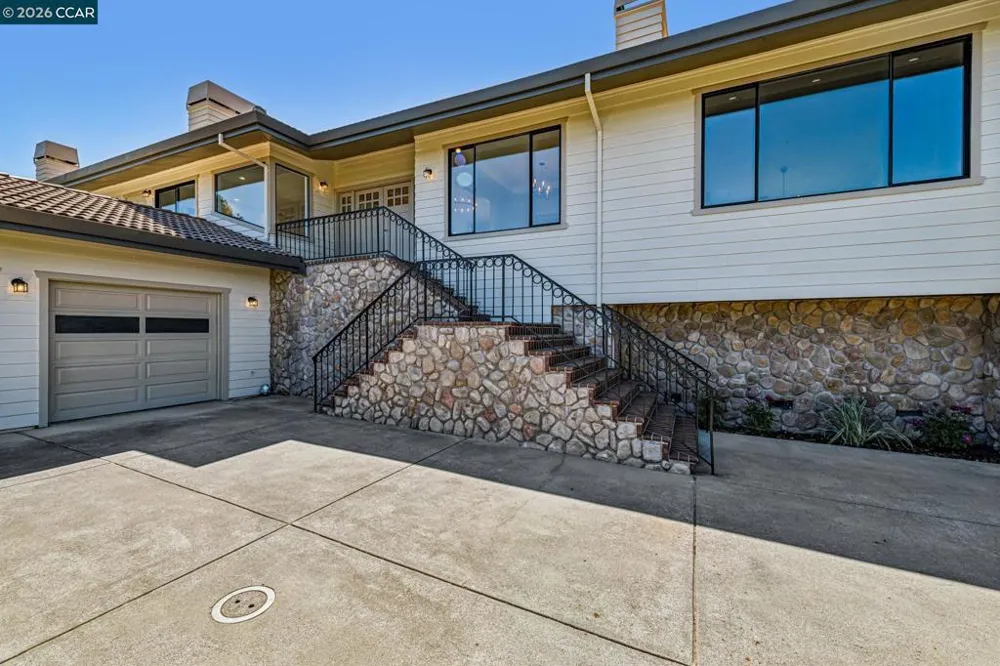 6 Tanglewood Lane Lafayette, CA 94549