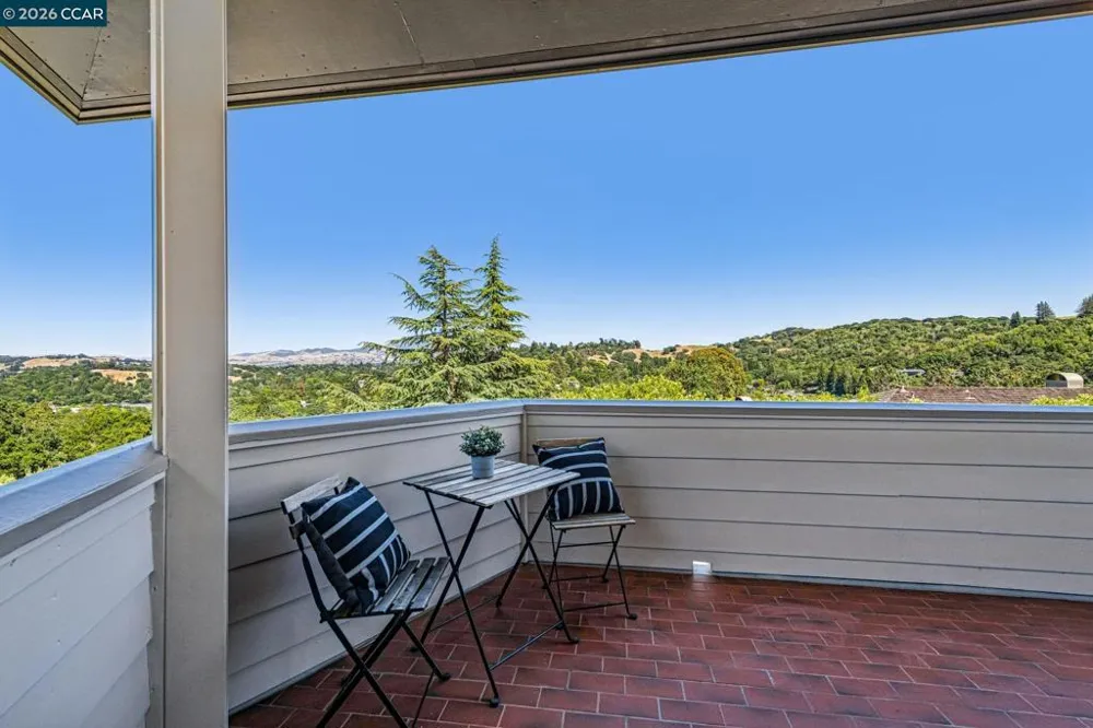 6 Tanglewood Lane Lafayette, CA 94549