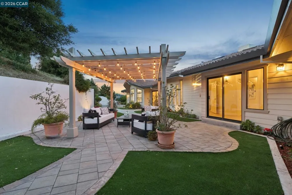 6 Tanglewood Lane Lafayette, CA 94549
