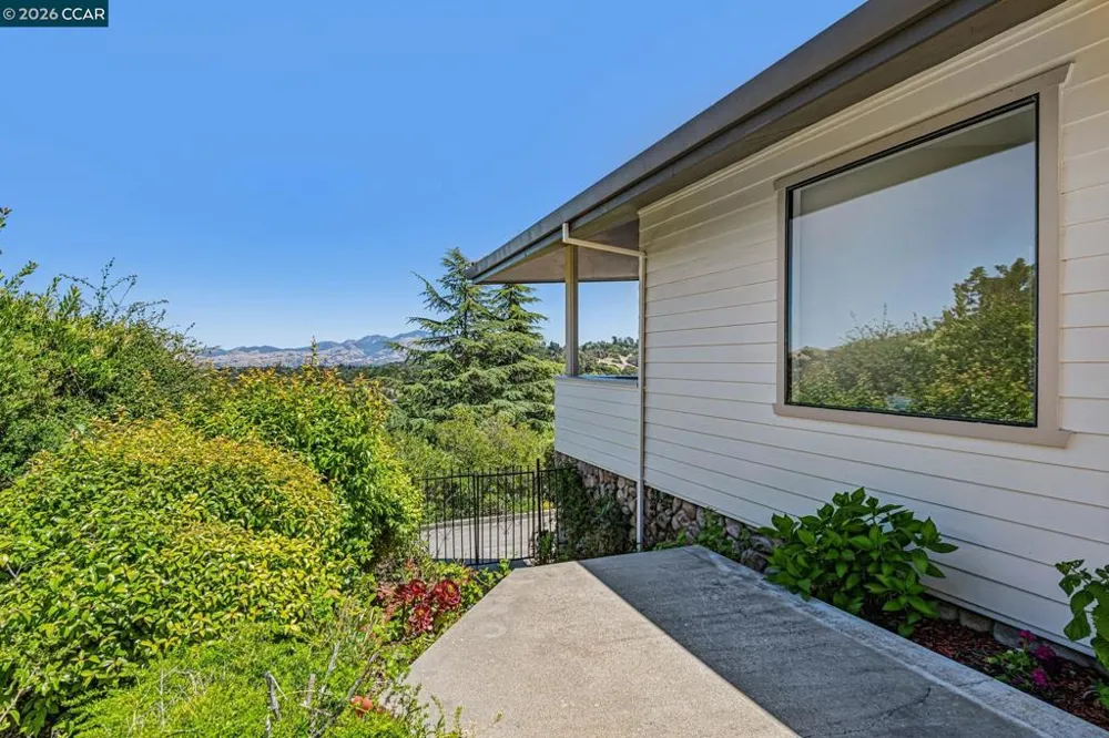 6 Tanglewood Lane Lafayette, CA 94549