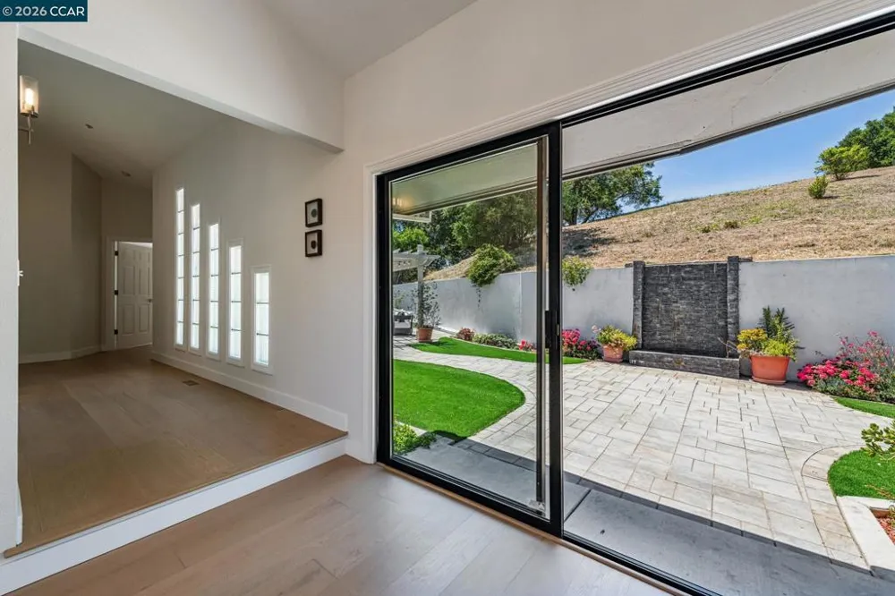 6 Tanglewood Lane Lafayette, CA 94549