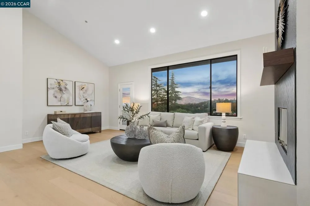 6 Tanglewood Lane Lafayette, CA 94549