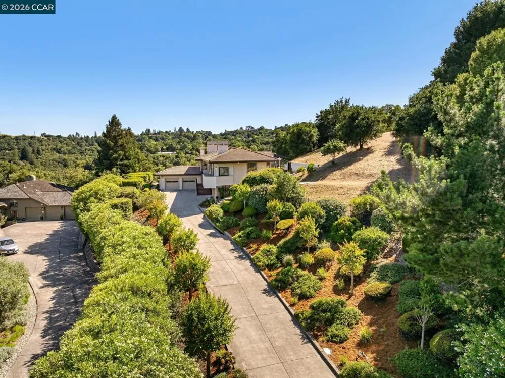 6 Tanglewood Lane Lafayette, CA 94549