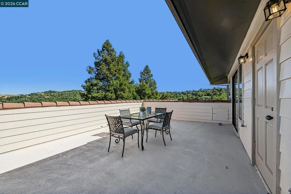 6 Tanglewood Lane Lafayette, CA 94549
