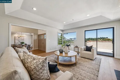 6 Tanglewood Lane