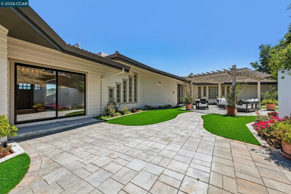 6 Tanglewood Lane Lafayette, CA 94549