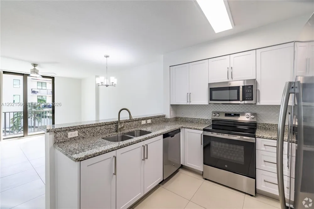 2001 ludlam #110 West Miami, FL 33147