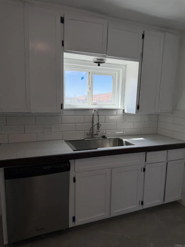 232 E Fredricks Street Barstow, CA 92311