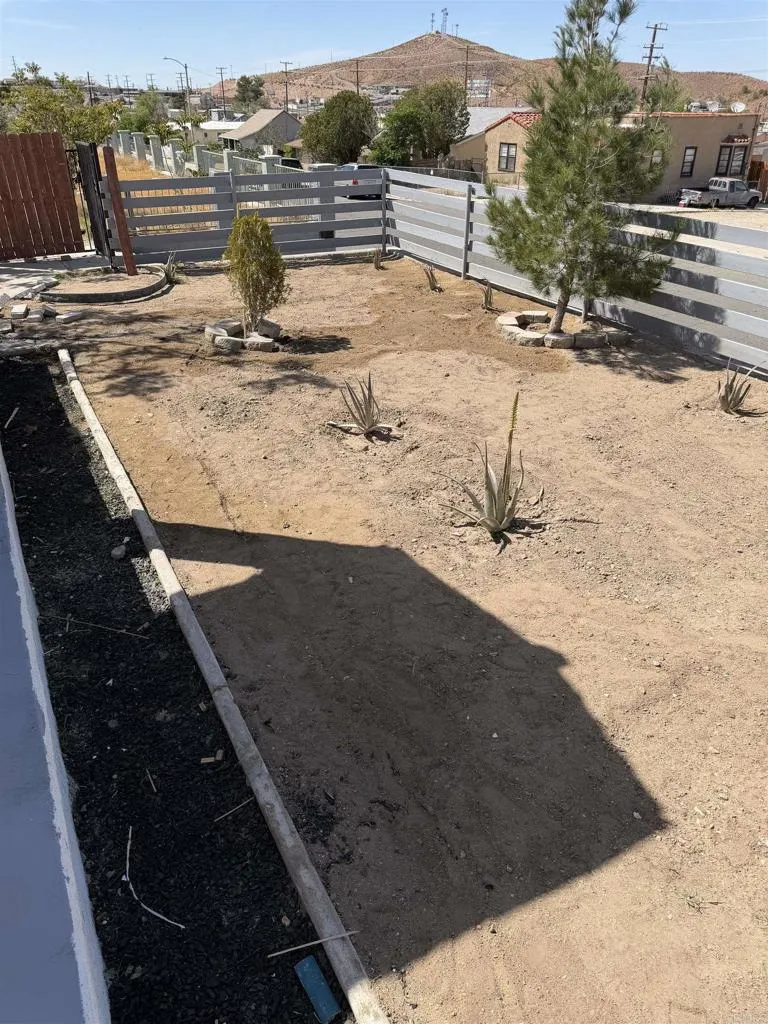 232 E Fredricks Street Barstow, CA 92311