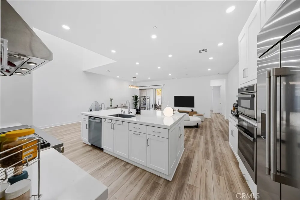 378 Mullberry Place Montebello, CA 90640