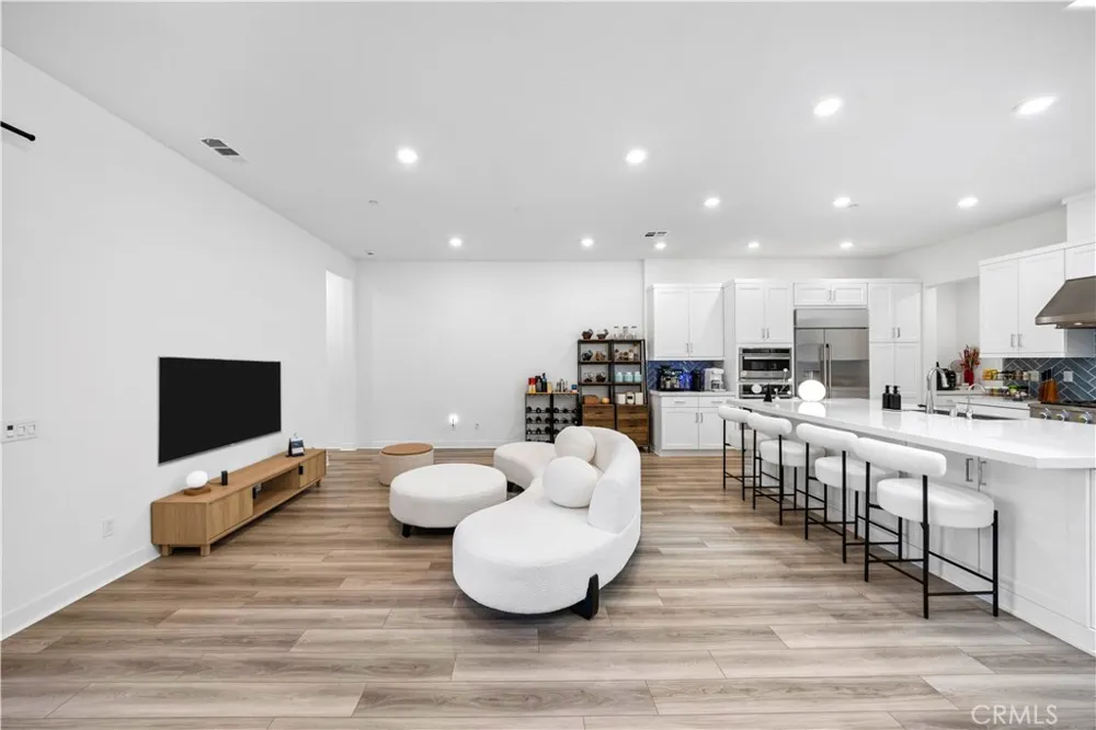 378 Mullberry Place Montebello, CA 90640