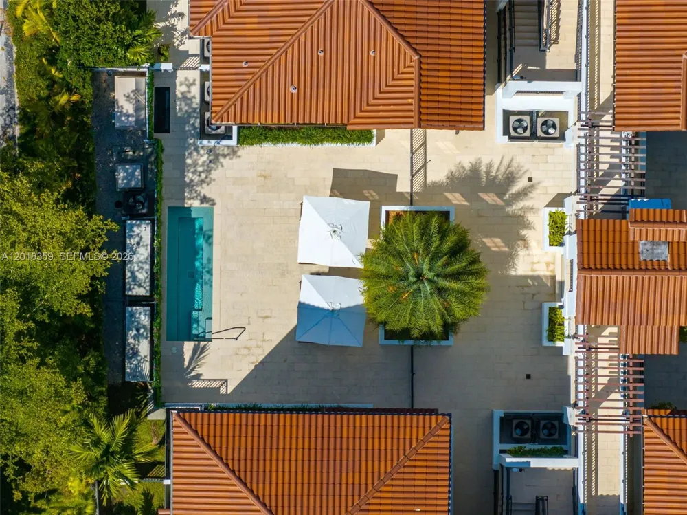 1228 Anastasia Ave #304 Coral Gables, FL 33134