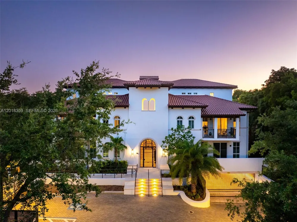 1228 Anastasia Ave #304 Coral Gables, FL 33134