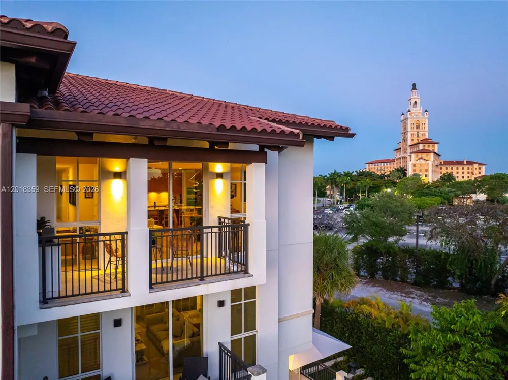 1228 Anastasia Ave #304 Coral Gables, FL 33134