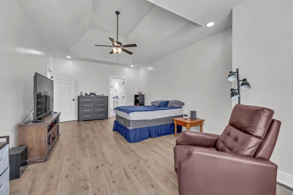 717 HIGH PLAINS DRIVE Clarksville, TN 37043