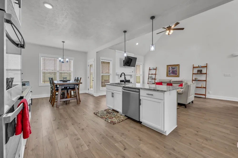 717 HIGH PLAINS DRIVE Clarksville, TN 37043