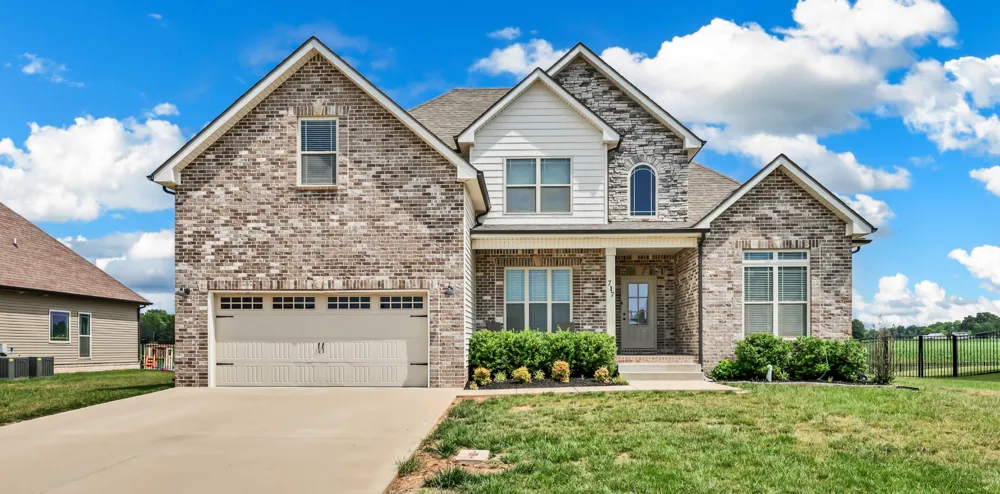 717 HIGH PLAINS DRIVE Clarksville, TN 37043