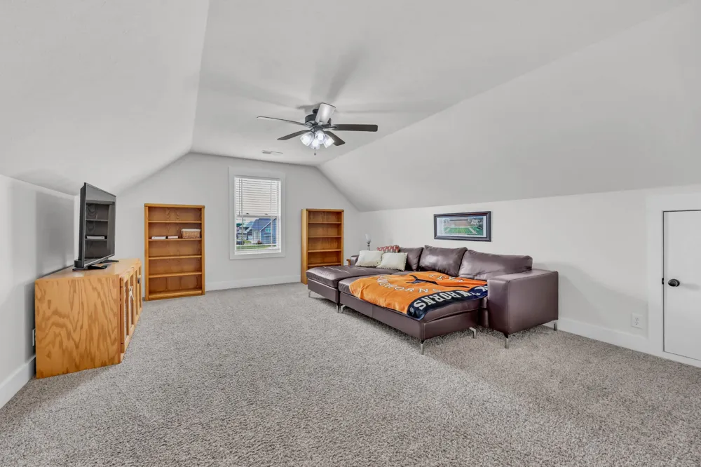 717 HIGH PLAINS DRIVE Clarksville, TN 37043