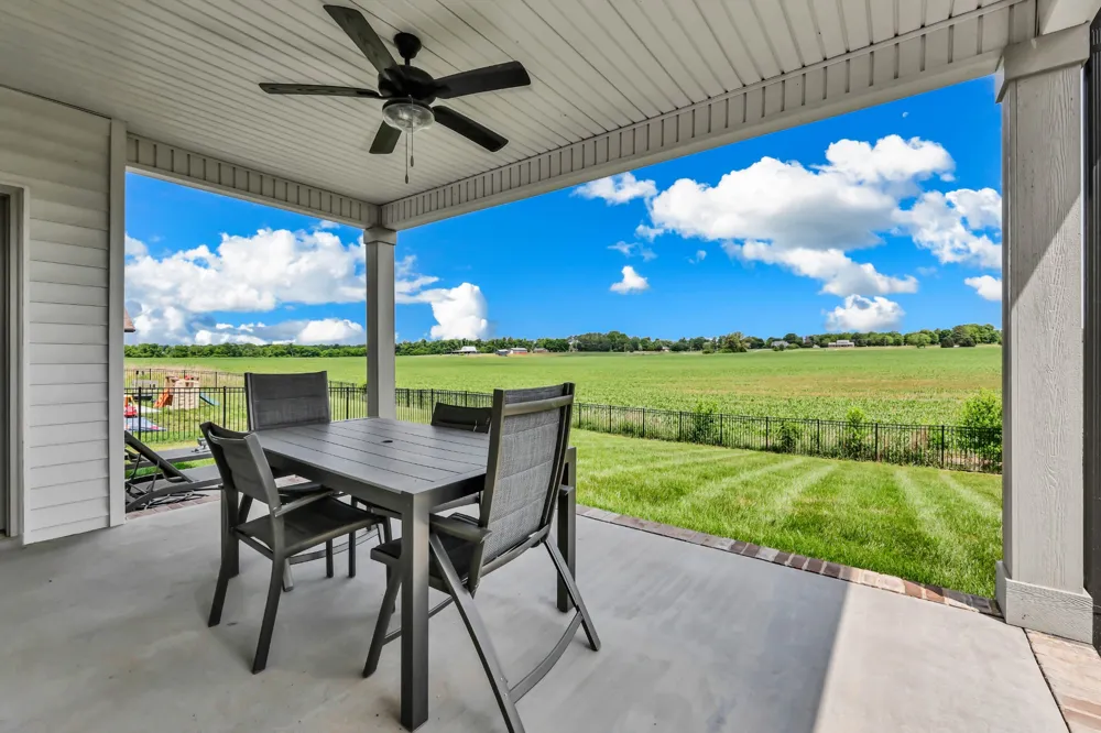 717 HIGH PLAINS DRIVE Clarksville, TN 37043