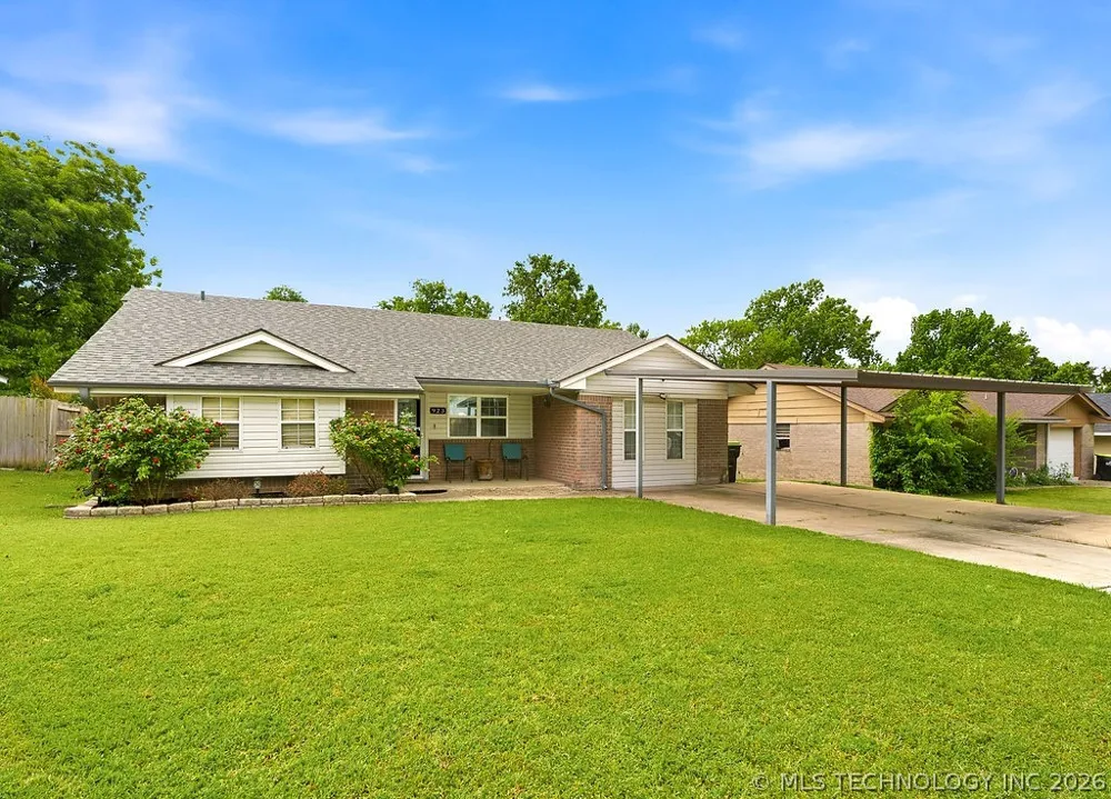 923 W 23rd